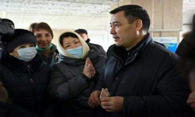 Президент Садыр Жапаров встретился с коллективом бывшего Республиканского диагностического центра