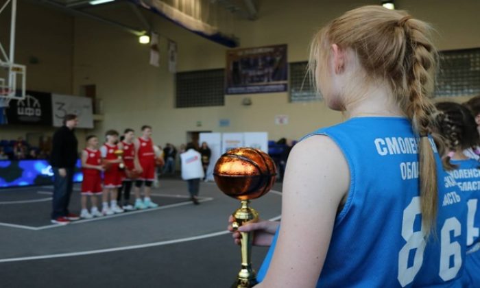 В Смоленске при поддержке проекта «Единой России» стартовал фестиваль школьной баскетбольной Лиги 3х3