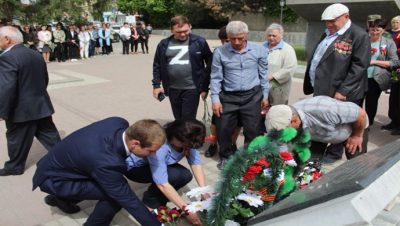 Stavropol Bölgesi’nde, Birleşik Rusya aktivistleri Çernobil nükleer santralindeki kazayı tasfiye edenlere şükranlarını sundular ve ölenlerin anısını onurlandırdılar